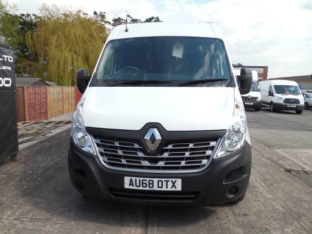 2018 Renault Master 2.3 LM35dCi 130 Business Medium Roof Van