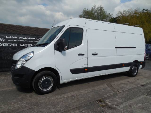 2018 Renault Master 2.3 LM35dCi 130 Business Medium Roof Van